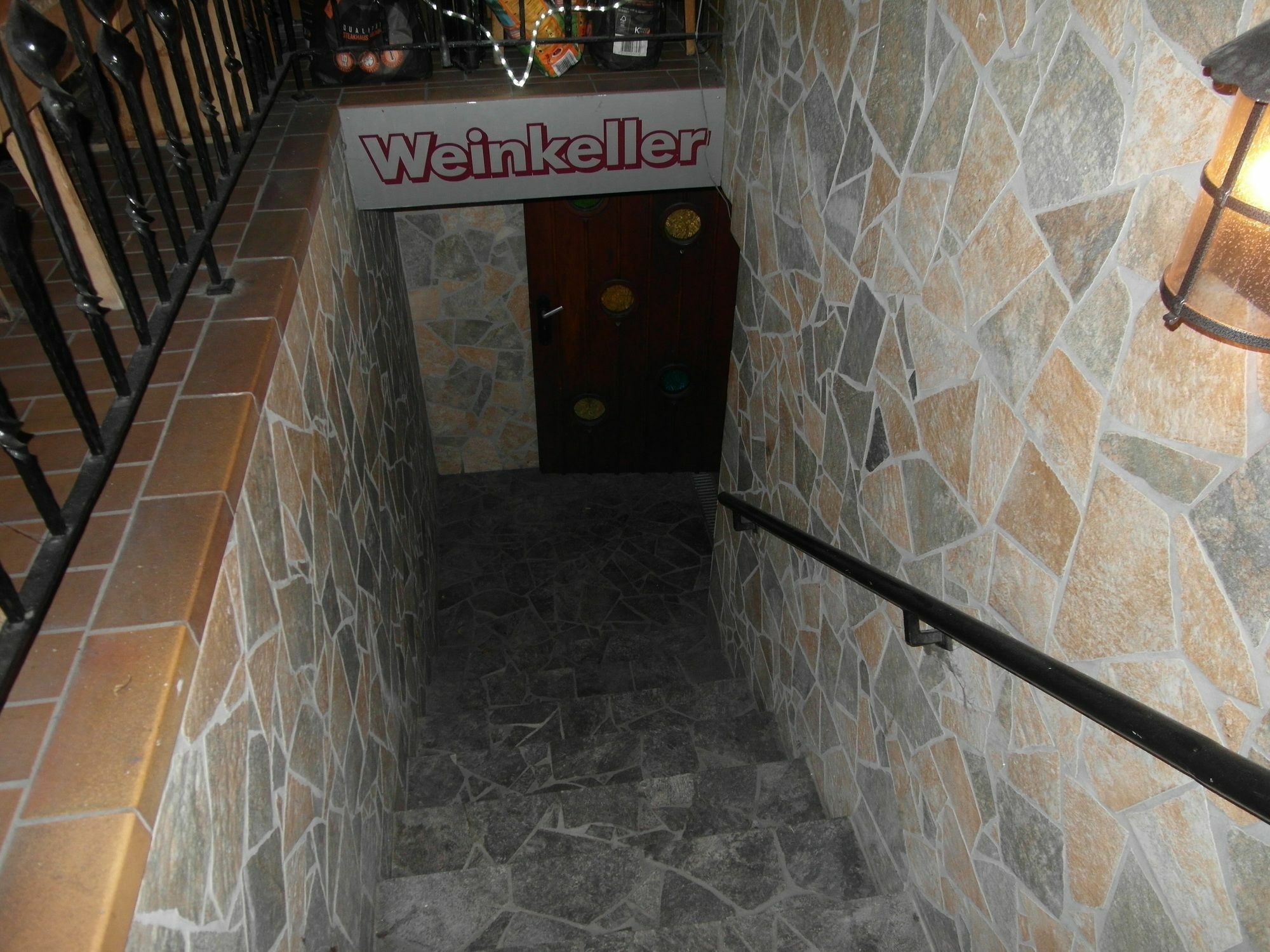 Hotel Zum Weissen Kreuz Альтенар Экстерьер фото